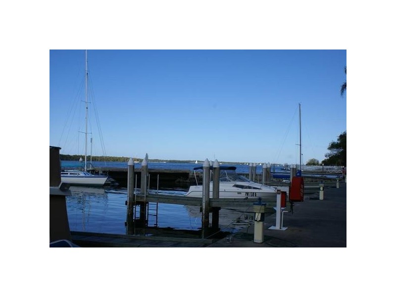 Hollywell QLD 4216