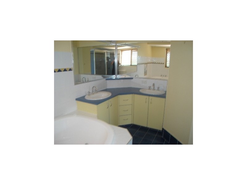 9 Runaway Bay Avenue, Runaway Bay QLD 4216