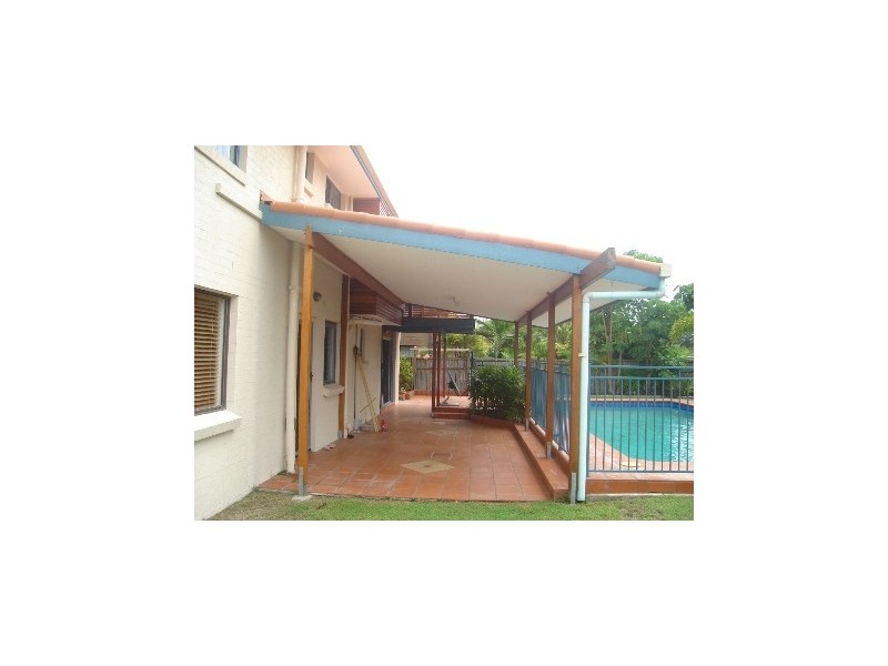 9 Runaway Bay Avenue, Runaway Bay QLD 4216