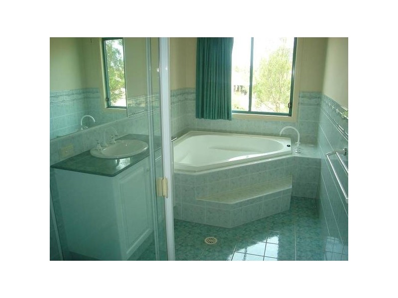 Paradise Waters QLD 4217