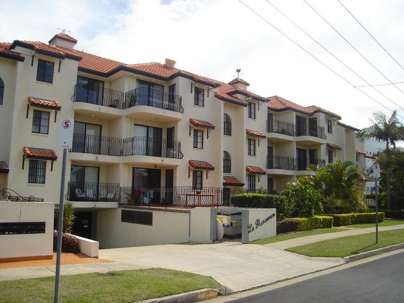 8/12 Canal Ave, Runaway Bay QLD 4216