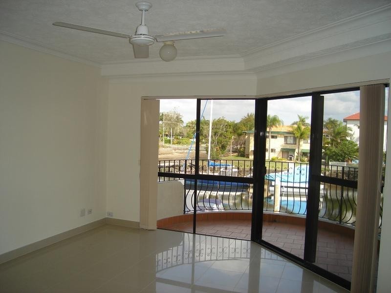 8/12 Canal Ave, Runaway Bay QLD 4216