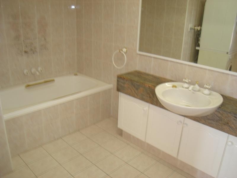 8/12 Canal Ave, Runaway Bay QLD 4216