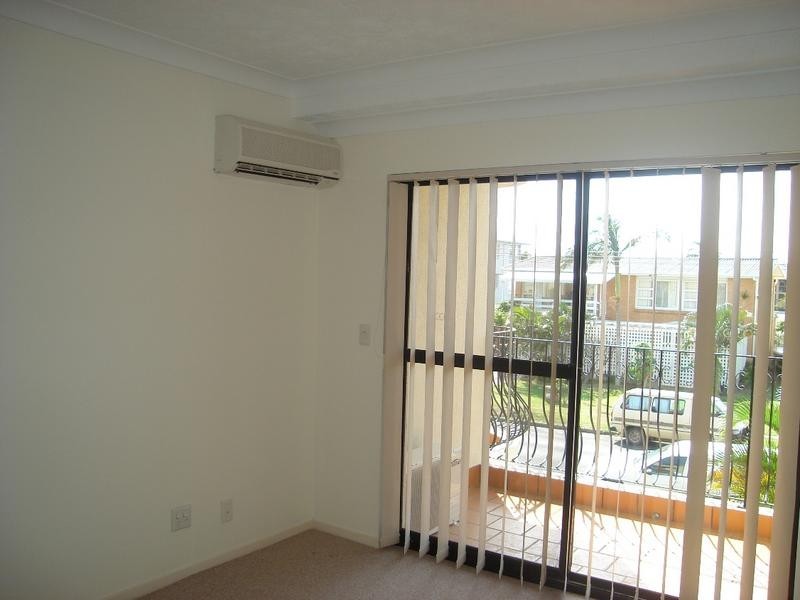 8/12 Canal Ave, Runaway Bay QLD 4216