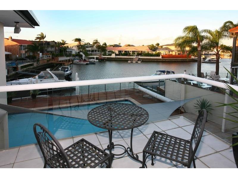 4 LOBSTER POT PLACE, Runaway Bay QLD 4216