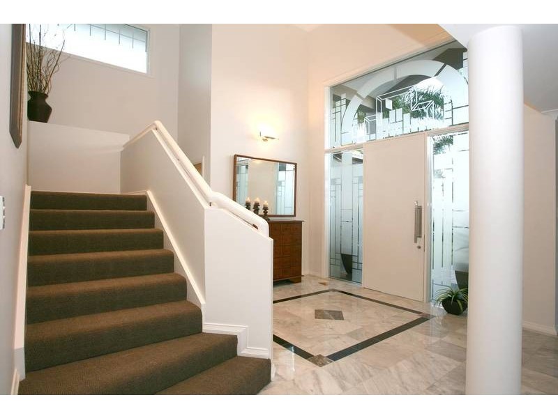 4 LOBSTER POT PLACE, Runaway Bay QLD 4216