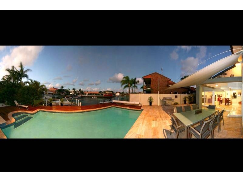 4 LOBSTER POT PLACE, Runaway Bay QLD 4216