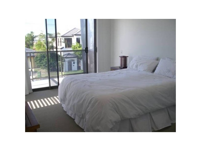 Paradise Point QLD 4216