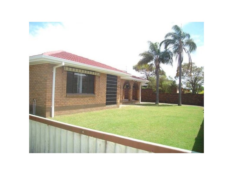 12 Daru Avenue, Runaway Bay QLD 4216