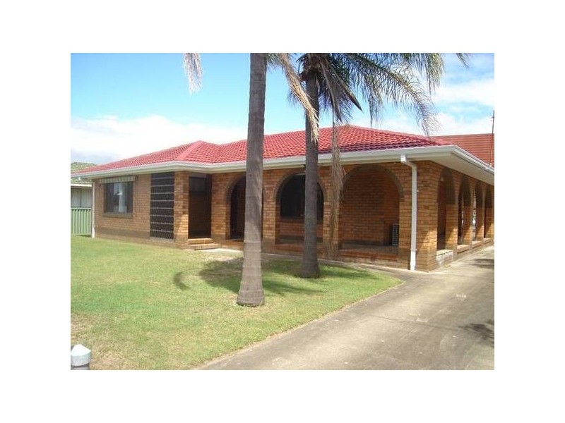 12 Daru Avenue, Runaway Bay QLD 4216