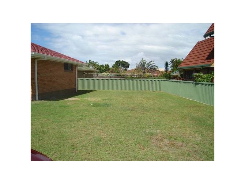 12 Daru Avenue, Runaway Bay QLD 4216