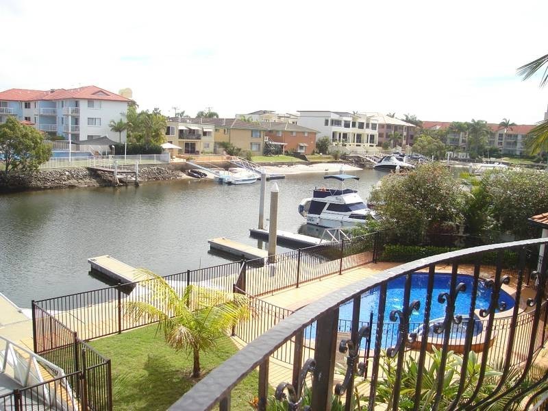 12 Canal Avenue, Runaway Bay QLD 4216
