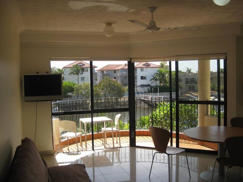 12 Canal Avenue, Runaway Bay QLD 4216