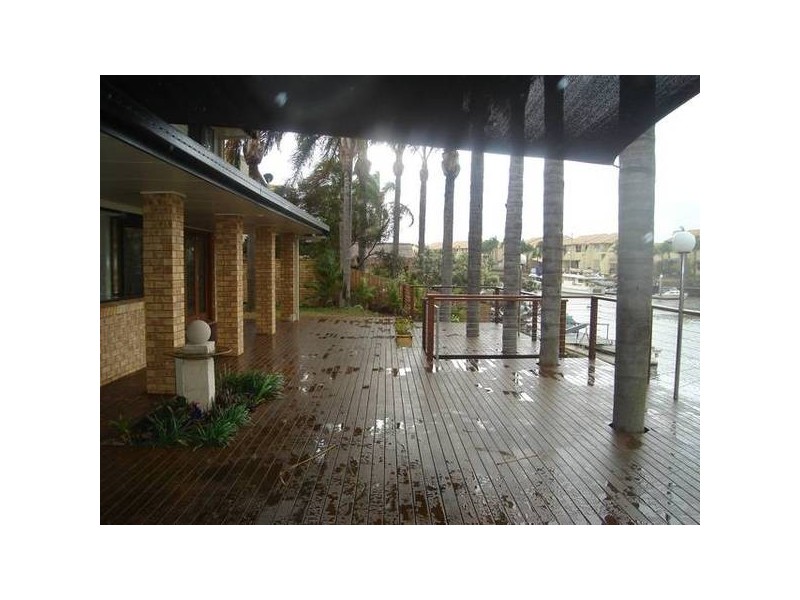 34 Sundance Way, Runaway Bay QLD 4216