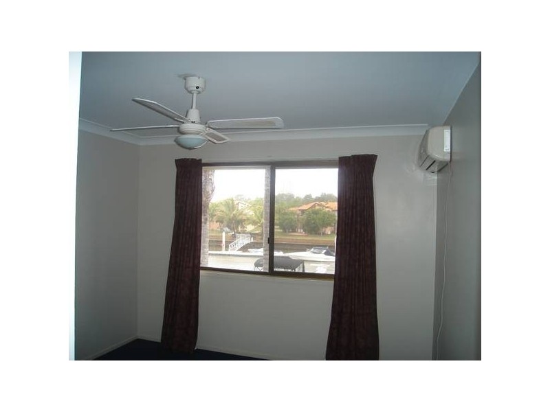 34 Sundance Way, Runaway Bay QLD 4216