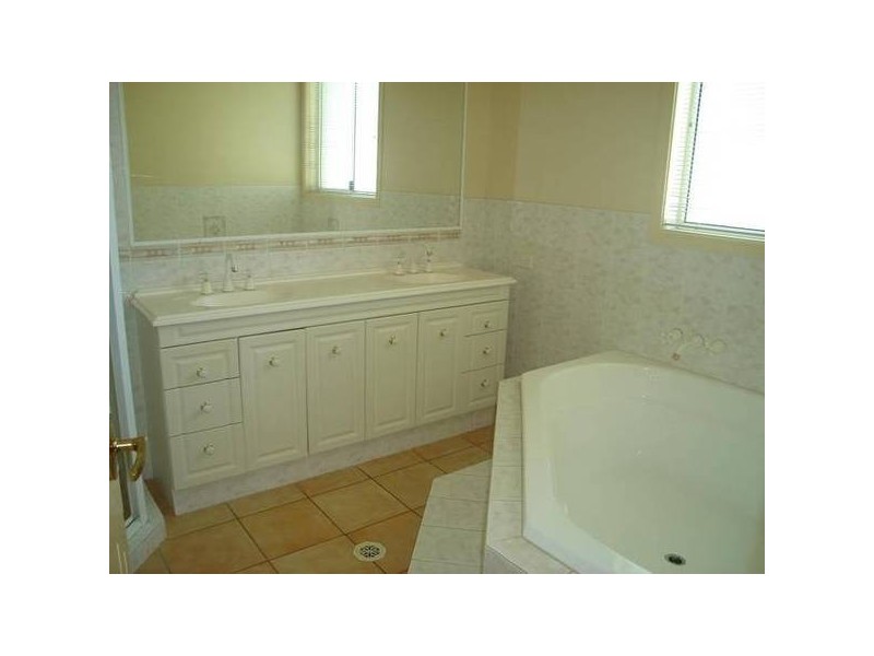 Hope Island QLD 4212