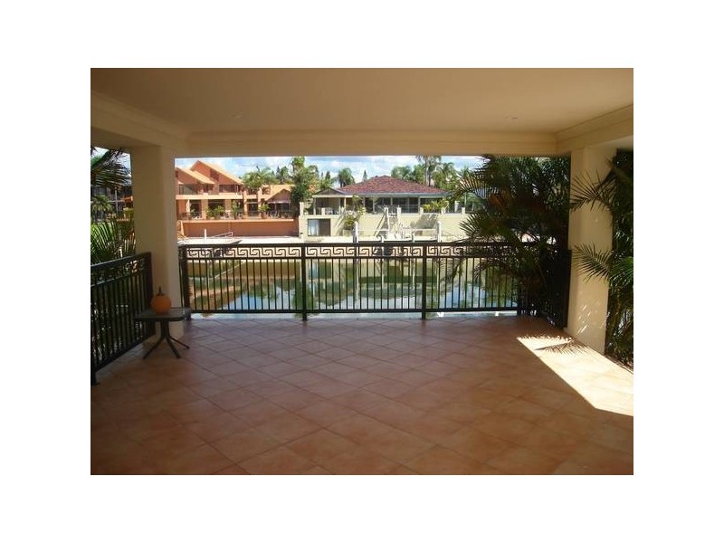 8 Buccaneer Ct, Paradise Waters QLD 4217