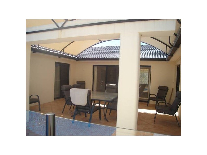 8 Buccaneer Ct, Paradise Waters QLD 4217