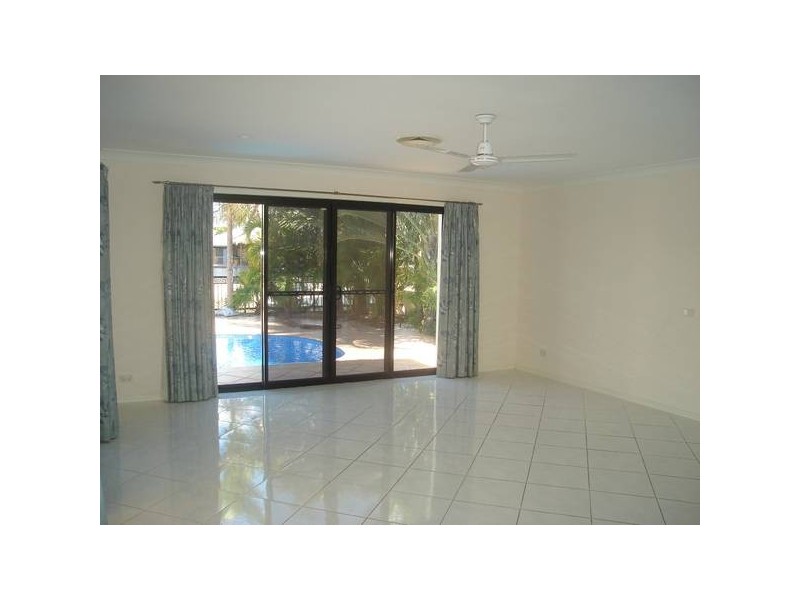 8 Buccaneer Ct, Paradise Waters QLD 4217