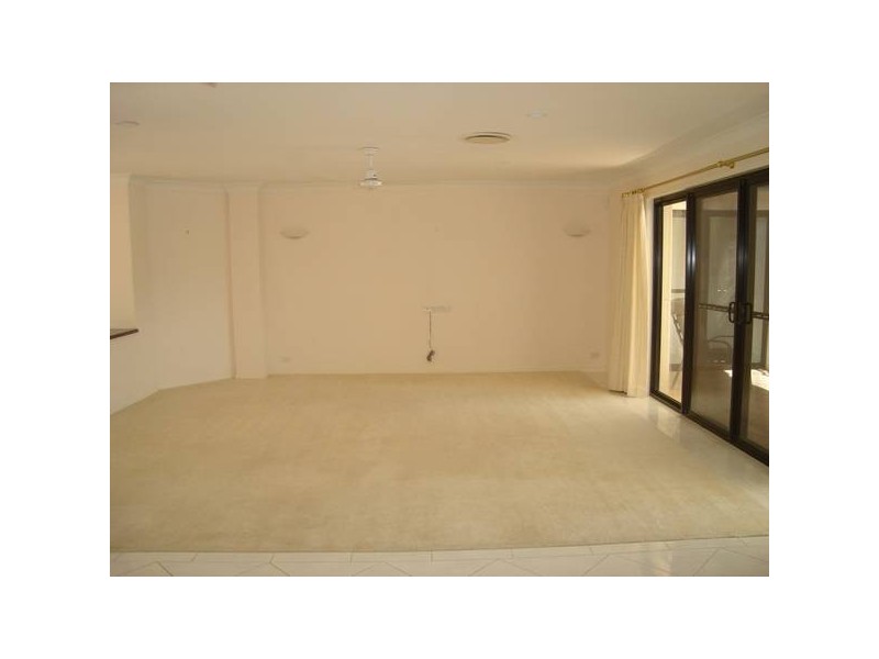 8 Buccaneer Ct, Paradise Waters QLD 4217