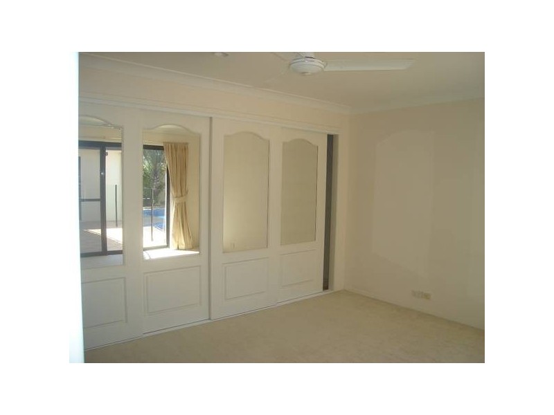 8 Buccaneer Ct, Paradise Waters QLD 4217