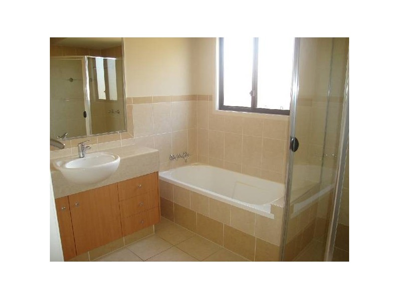 1/9 Jasmine Court, Hollywell QLD 4216