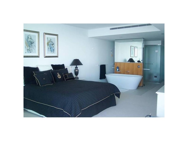 Paradise Point QLD 4216