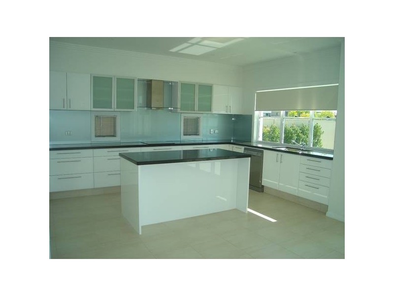 45 Coomera Court, Hope Island QLD 4212