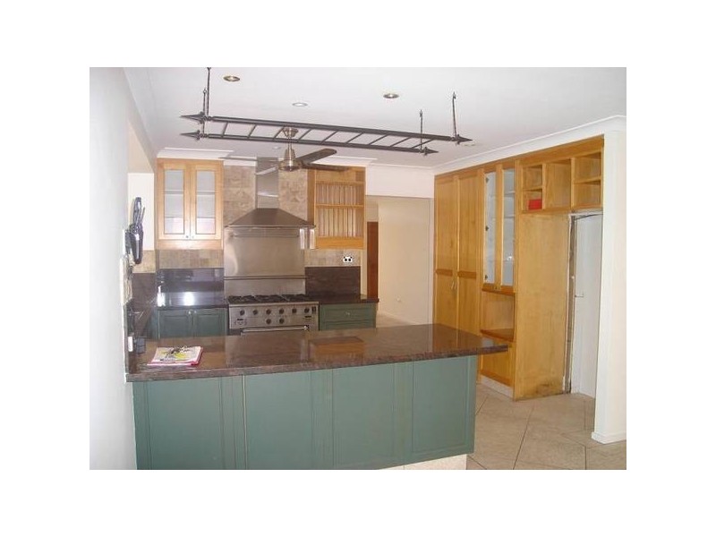 29 Cockelshell Court, Runaway Bay QLD 4216