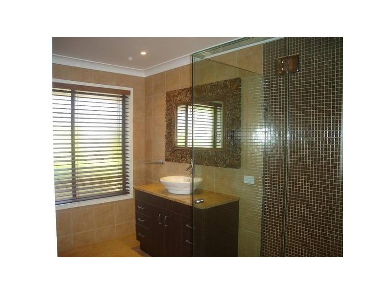 29 Cockelshell Court, Runaway Bay QLD 4216