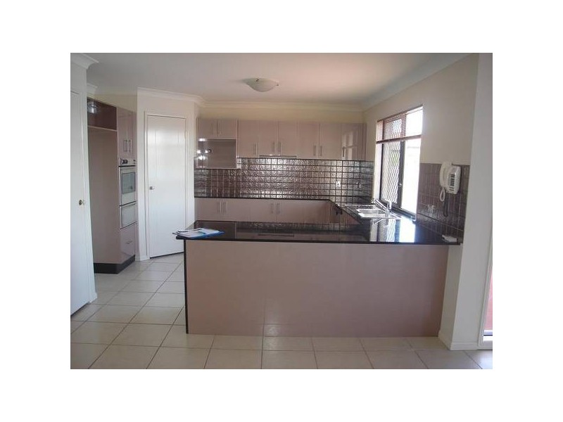18 Winchimes Way, Hope Island QLD 4212