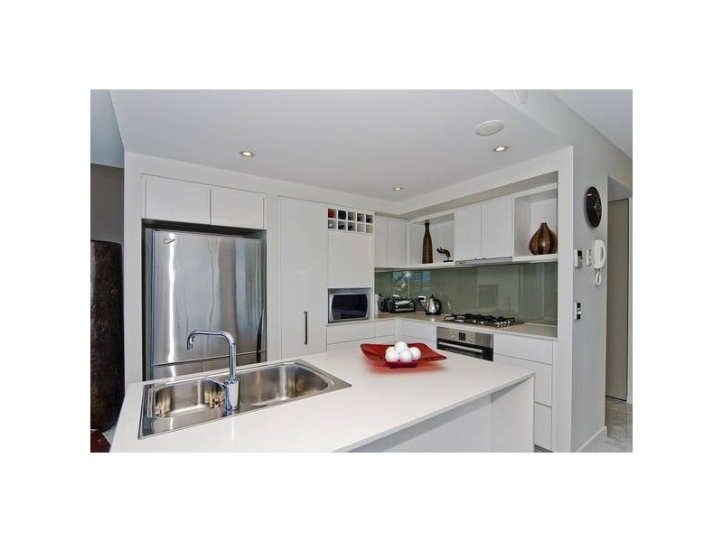 438 Marine Parade, Biggera Waters QLD 4216