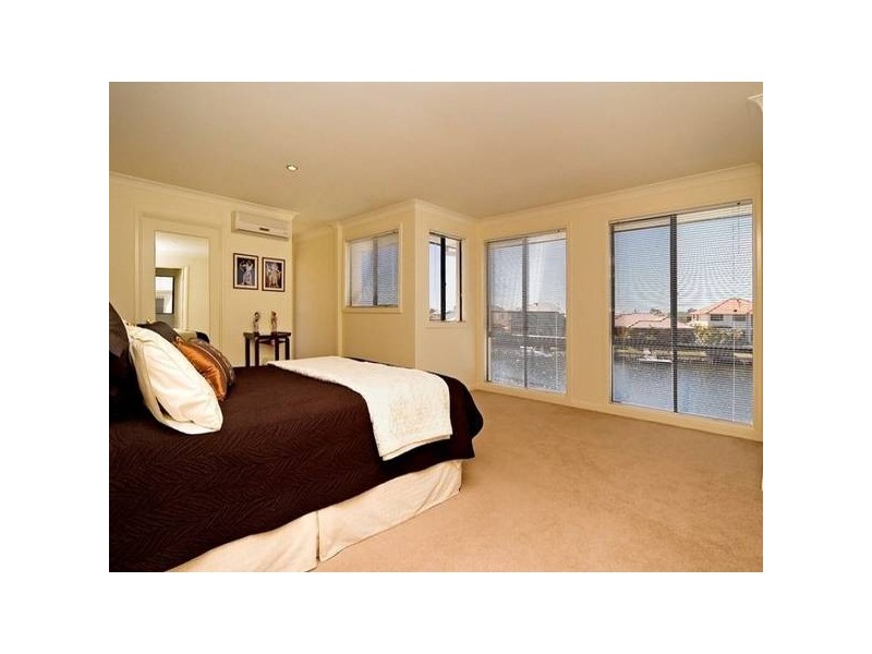 Hope Island QLD 4212