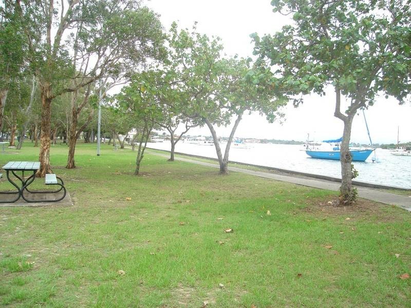 Paradise Point QLD 4216