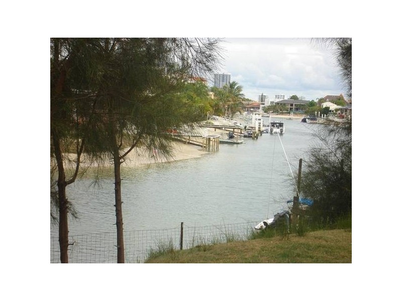 Paradise Waters QLD 4217