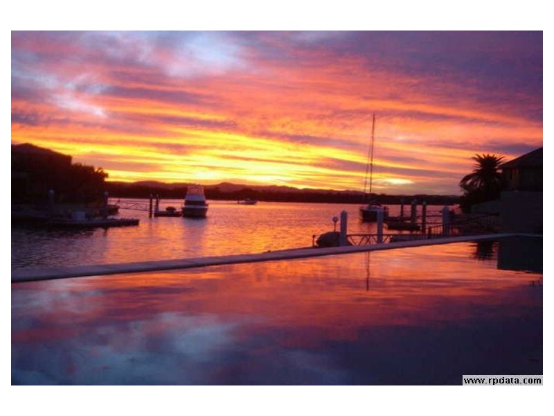 Sovereign Islands QLD 4216