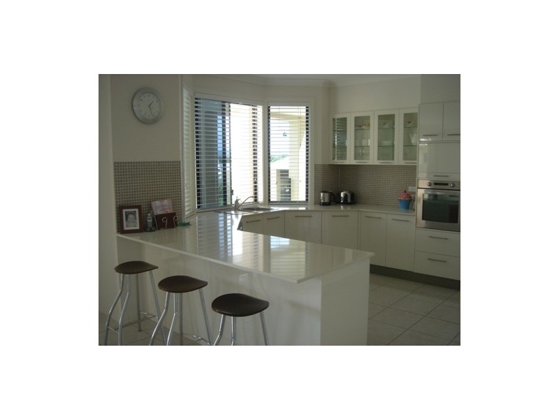 Sovereign Islands QLD 4216