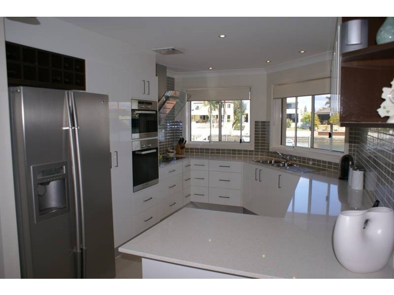 84 Sundance Way, Runaway Bay QLD 4216