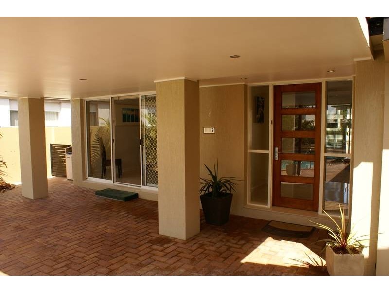 84 Sundance Way, Runaway Bay QLD 4216