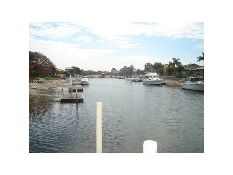 21a Camelot Cres, Paradise Point QLD 4216