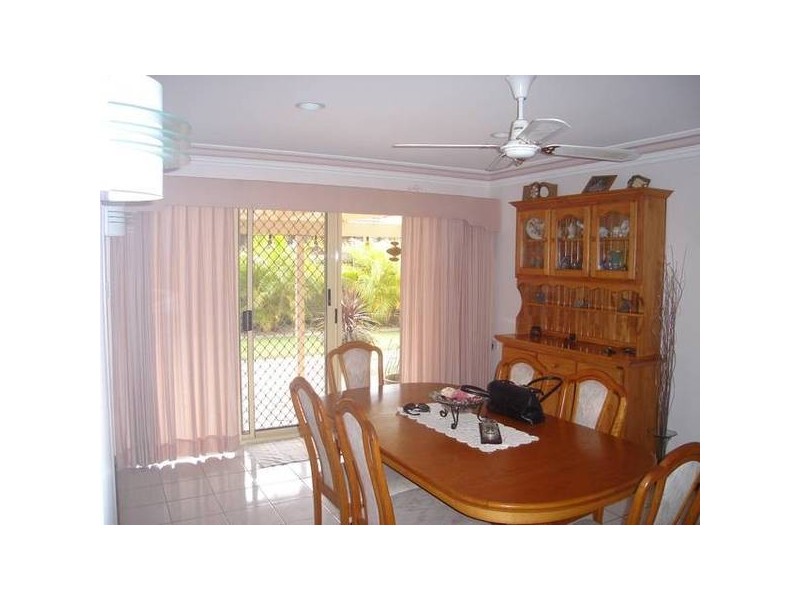 21a Camelot Cres, Paradise Point QLD 4216