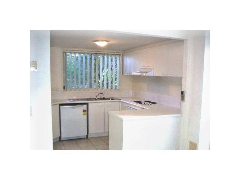 3 Arundel Dr, Arundel QLD 4214