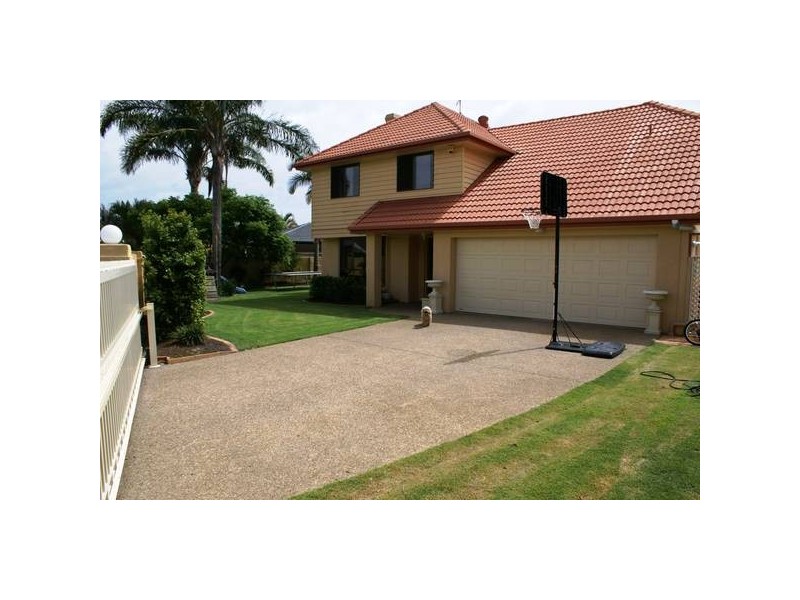 20 Cockleshell Court, Runaway Bay QLD 4216