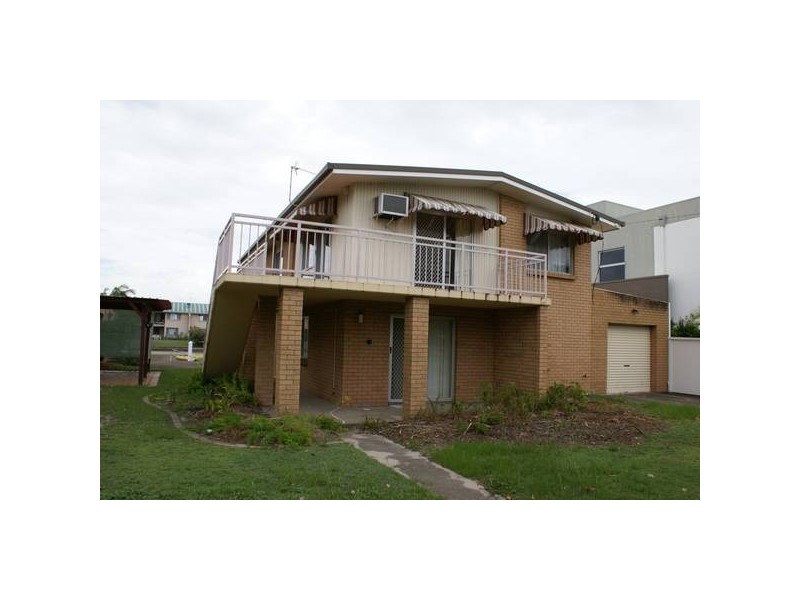 12 RUNAWAY BAY AVE, Runaway Bay QLD 4216