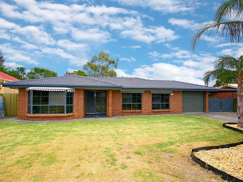 4 Andrew Henning Place, Willunga SA 5172
