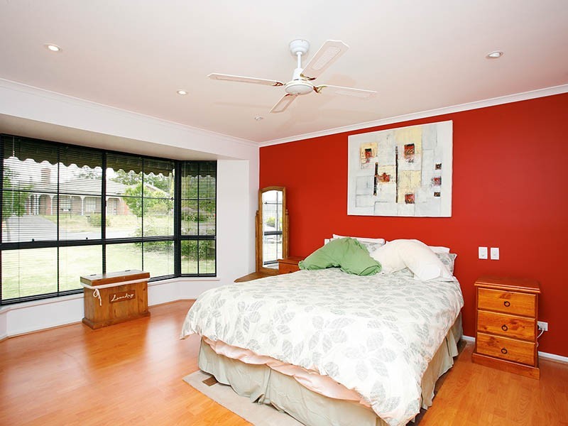 4 Andrew Henning Place, Willunga SA 5172