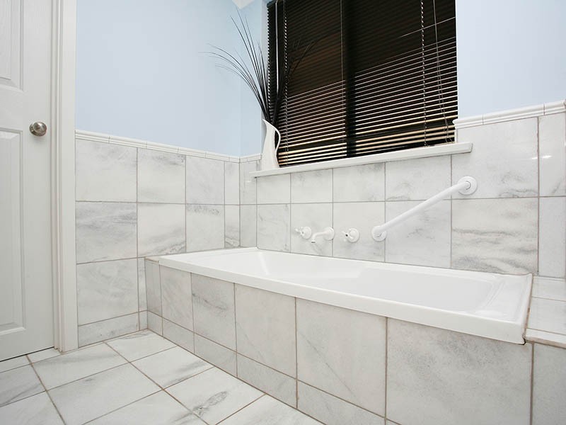 4 Andrew Henning Place, Willunga SA 5172