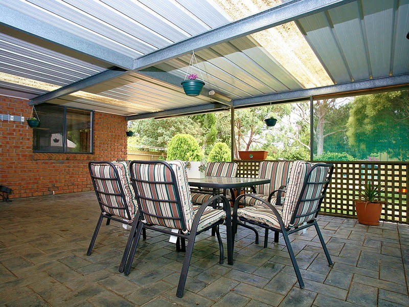 4 Andrew Henning Place, Willunga SA 5172