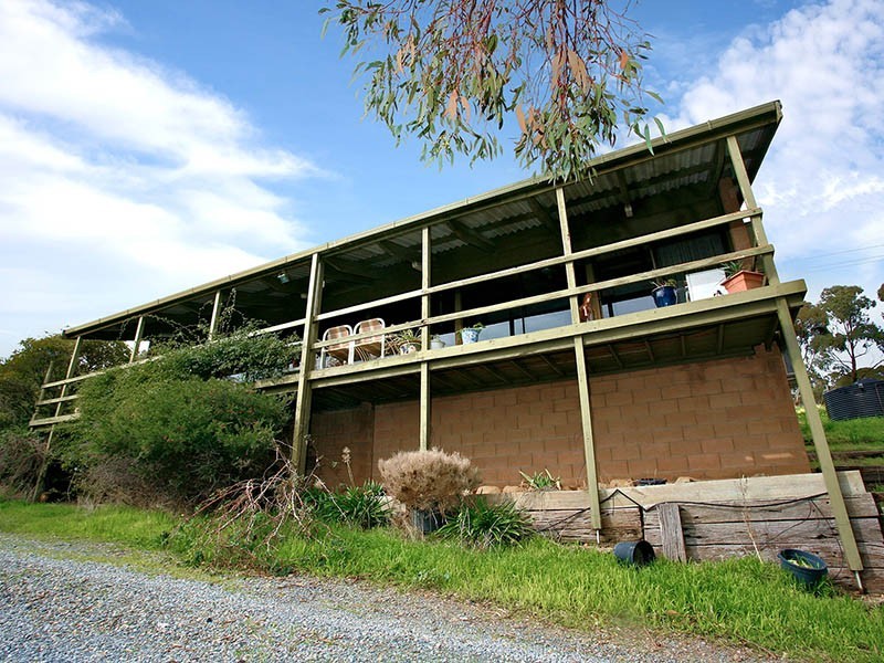 1 Bangor Road, Willunga SA 5172