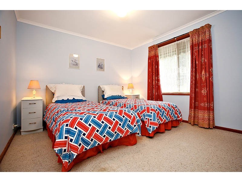 19 Waverley Drive, Willunga SA 5172